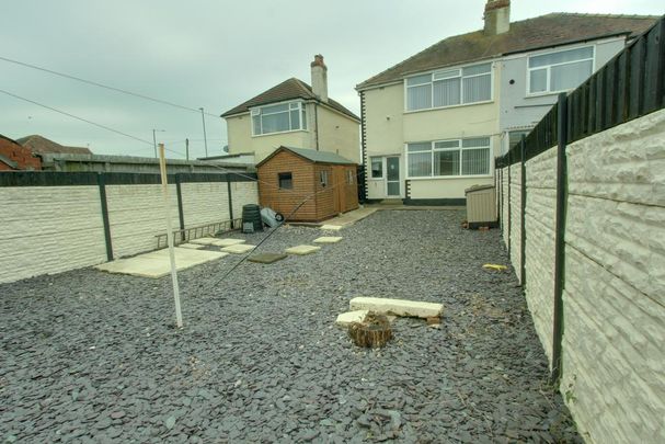 3 bedroom semi-detached house to rent - Photo 1