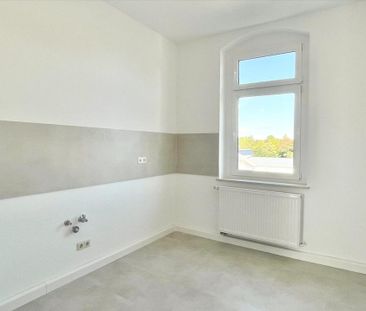 Moderne 3-Zi.-Wohnung mit neuem Tageslichtbad, Eichenparkett im Woh... - Foto 1