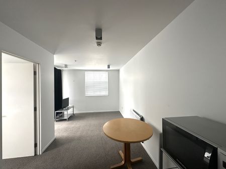 Centrally located One Bedroom Corner Apartment - Photo 3
