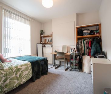 Top-spec 2-bathroom architecturally-designed property in prime loca... - Photo 5