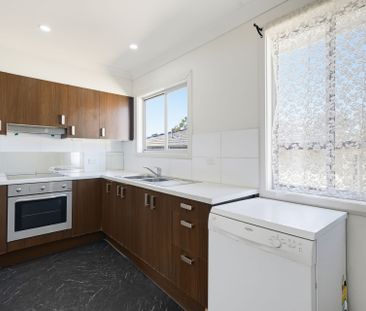 Three Bedroom Property With Water Usage Included! - Photo 6