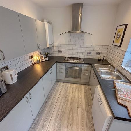 1 bedroom in a house share to rent - Photo 3