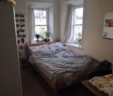 3 bedroom flat to rent - Photo 6