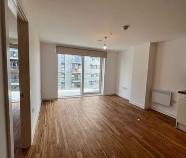 1 Bed Flat, Pomona Strand, M16 - Photo 4