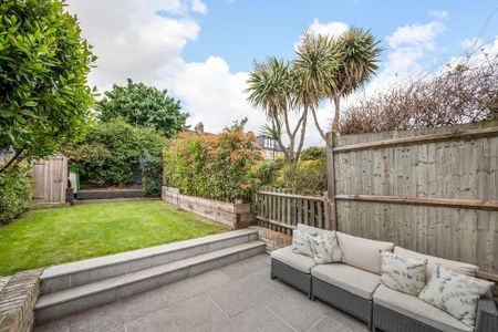 5 bedroom terraced house to rent - Photo 3