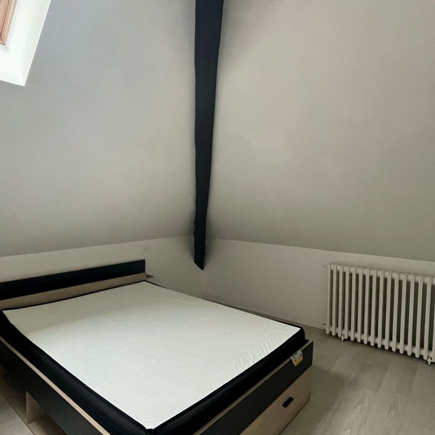 COLOCATION - À LOUER – Appartement T4 meublé de 69 m² - Photo 1