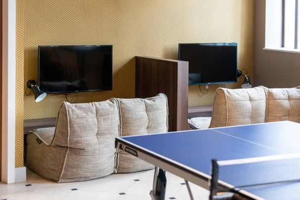 Silver 2 Bed Apartment - Photo 1