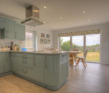 3 bedroom bungalow to rent - Photo 2