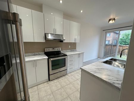 For Lease - 34 Vanderpool Crescent Unit# Upper Level, Brampton, Ontario - Photo 5