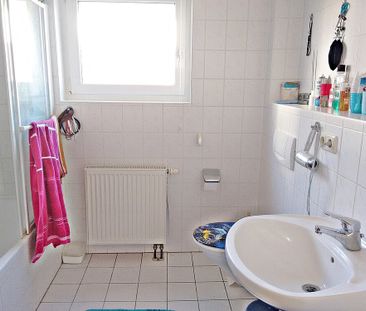 Direkt in der Stadt- 2- Zimmer Wohnung mit Einbauküche, frei ab Sep... - Foto 2