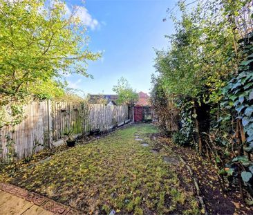 2 bedroom end of terrace house to rent - Photo 4