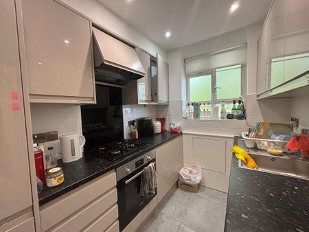 2 bedroom apartment to rent - Photo 4