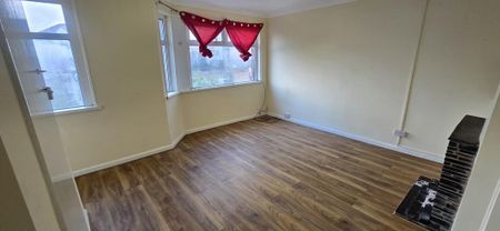 3 bedroom end of terrace house to rent - Photo 3