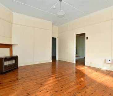 14 French Street, East Toowoomba QLD 4350 - House For Rent | Domain - Photo 1