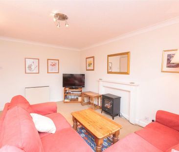 3 bedroom flat to rent - Photo 2