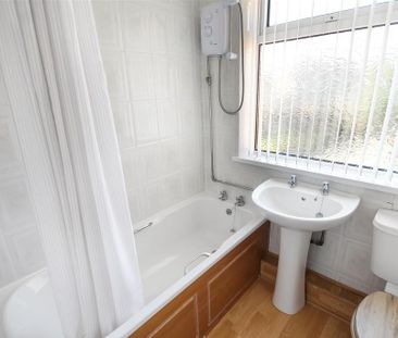 2 bedroom semi-detached house to rent - Photo 5