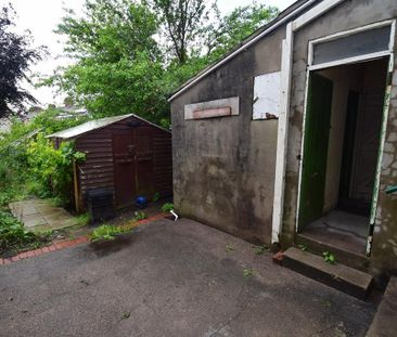 3 bedroom end of terrace house to rent - Photo 2