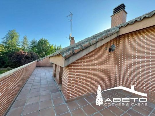 Luxury House for rent in Madrid, Autonomous Region of Madrid - Photo 1