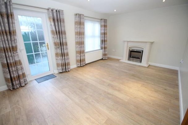17 Higgins Court, Carrickfergus, BT38 7PS - Photo 1
