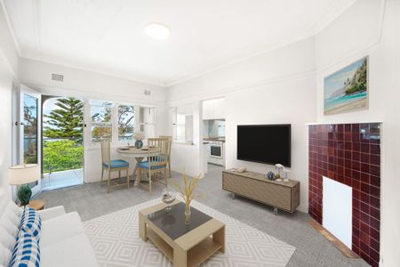 Expansive Views to Iconic Sydney Heads, steps to Balmoral Beach - Photo 4