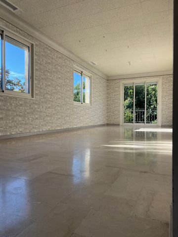 Location Appartement 5 pièces 117m² MAUGUIO 34130 - Photo 3