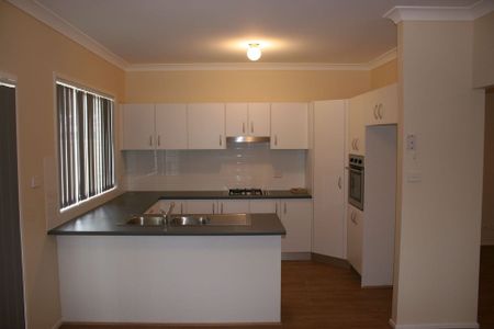 Great Location - 4 Bedroom Duplex - Photo 3
