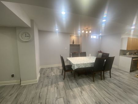 For Lease - 176 Alfred Smith Way, Newmarket, Ontario - Photo 2