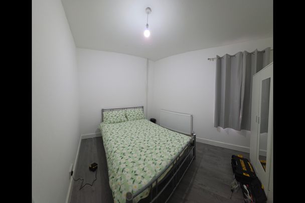Room in a Shared House, Staniforth Road, S9 - Photo 1