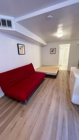 2B Hamilton Ottawa Canada - Photo 4