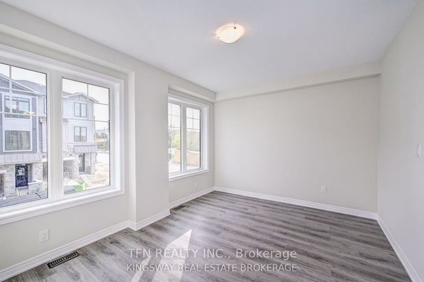 Townhouse For Lease | X8142788 - Photo 1