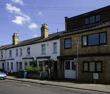 2 bedroom maisonette to rent - Photo 1