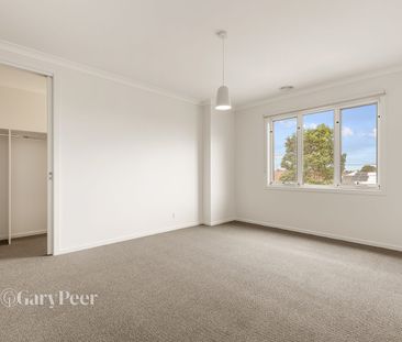 Hampton-Style 4 Bedroom Townhouse - Photo 1