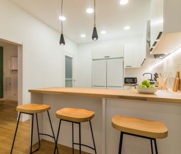 Travessera de Gràcia, Barcelona, Catalonia 08006 - Photo 3