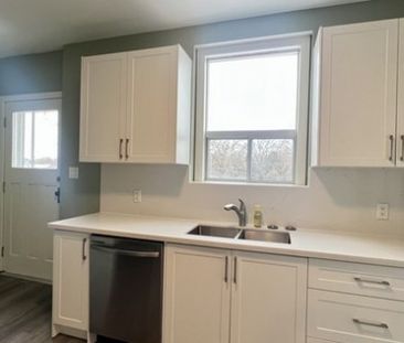 3-7278 Hwy 26 Stayner | $1700 per month | Plus Hydro - Photo 1