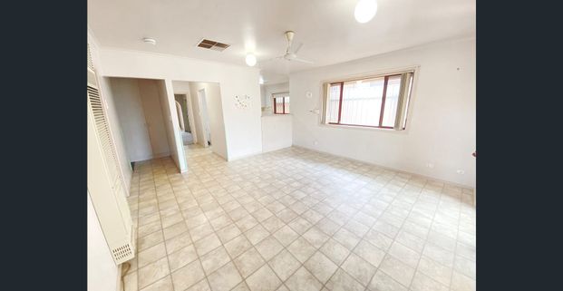 VILLA IN QUIET LOCATION - VERY CLOSE TO CITY - Photo 1