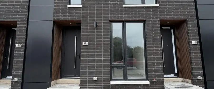254 ELLIS AVENUE — 1 Bedroom - Photo 1
