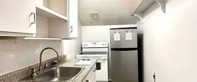 Upper- 632 Union Street | 632 Union Street, Peterborough - Photo 1