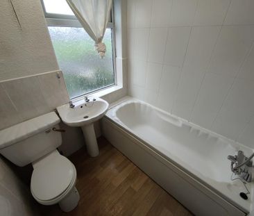 3 bedroom terraced house to rent - Photo 6