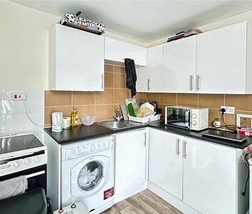 Studio to rent - Photo 4