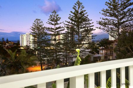 Beachside 3-Bedroom Duplex with Stunning Water Views - Photo 5