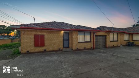 Spacious 2-Bedroom Unit in Prime St Albans Location - Photo 2