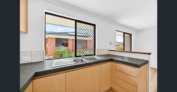 Spacious Villa in Balcatta - Photo 1