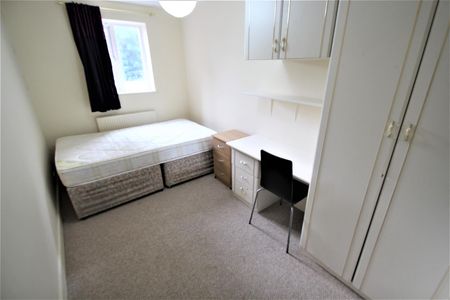 Pennington Court, Delph Lane, Woodhouse, LS6 2RW, Leeds - Photo 2