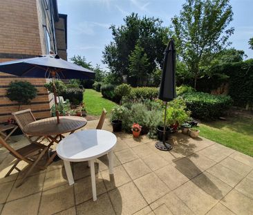 King Henry Lodge, Chingford, Essex - Photo 1