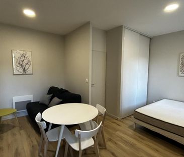 Location Appartement 1 pièce 23m² ROANNE 42300 - Photo 2