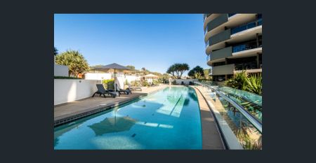 Stunning Beachfront Apartment - 2 bed, 2 bath, 2 car - Photo 4