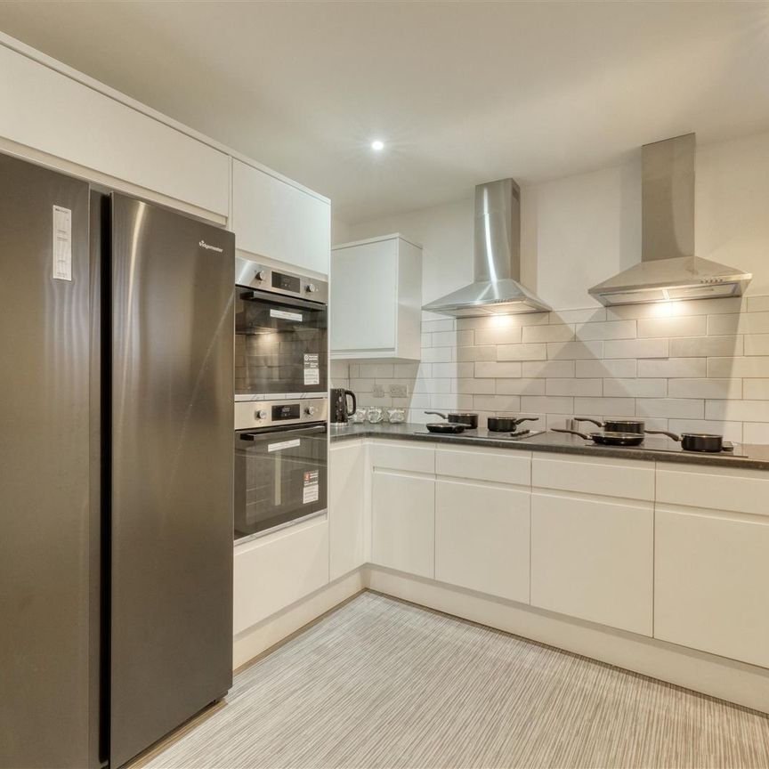 1 Beds - House share - - Photo 1