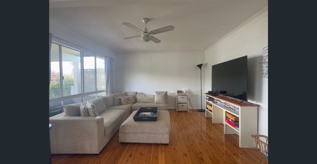 SEA BREEZE IN CULBURRA - Photo 1