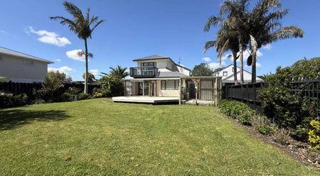 4 Bedroom family home in Herald Island - Photo 3