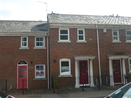 2 bedroom terraced house to rent - Photo 2